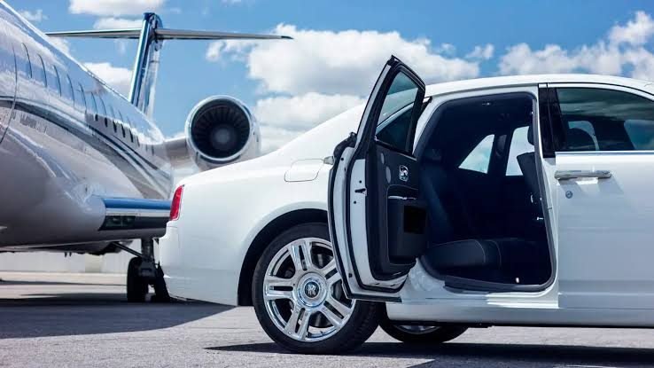 Luxury chauffeur service Lahore — Rolls Royce with private jet Luxury chauffeur service Lahore — Rolls Royce with private jet