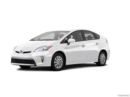 Toyota Prius for rent in Lahore